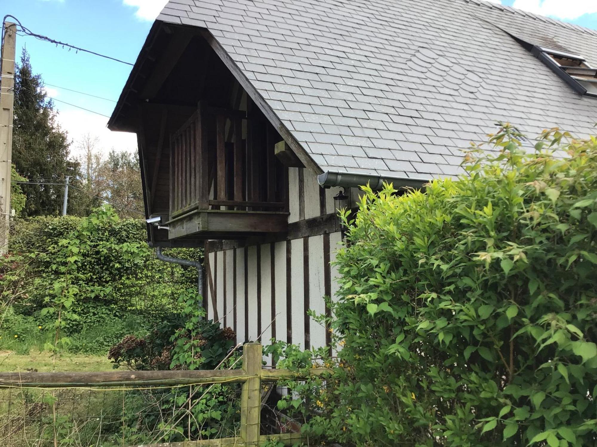Gite Des Tournesols Ecaquelon Bagian luar foto